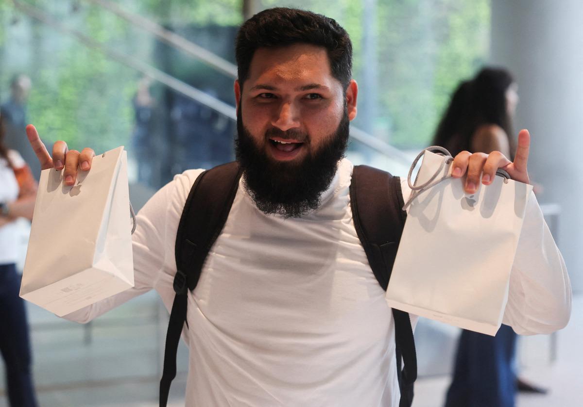 Dünyadan "iPhone Duo" manzaraları! Türkiye fiyatı 230 bin TL den başlıyor 11