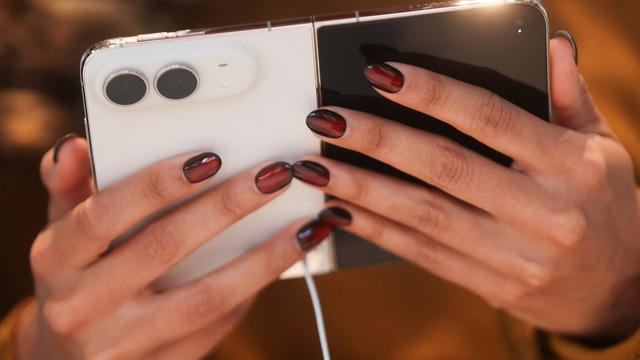 iPhone Duo bugün satışa çıktı ama Apple şimdiden daha büyüğünü düşünüyor!