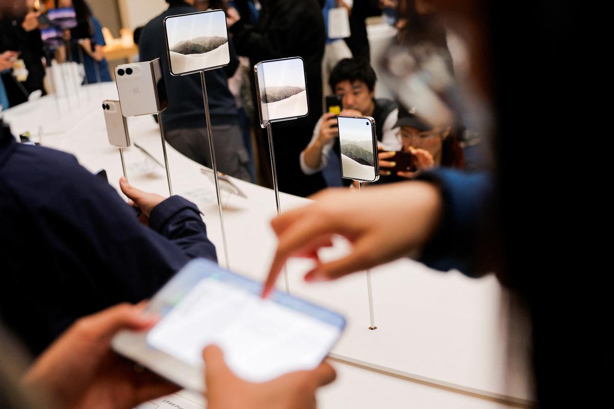 Dünyadan "iPhone Duo" manzaraları! Türkiye fiyatı 230 bin TL den başlıyor 18