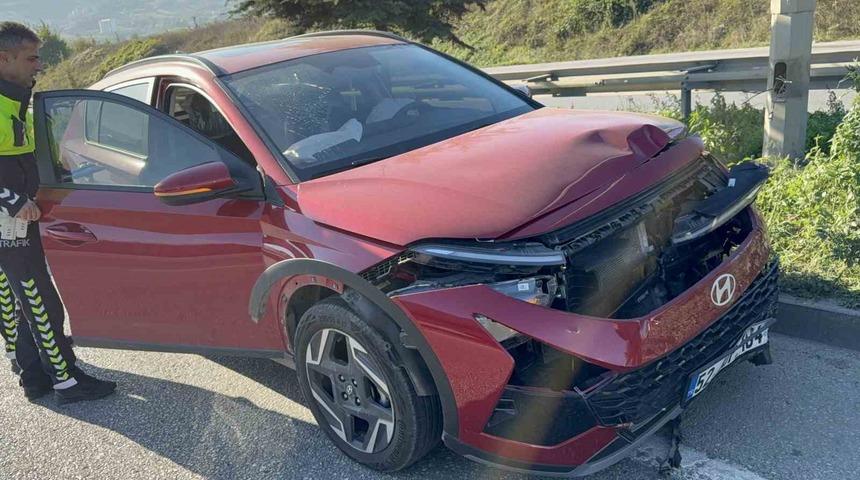 İlkadım&rsquo;da otomobiller &ccedil;arpıştı