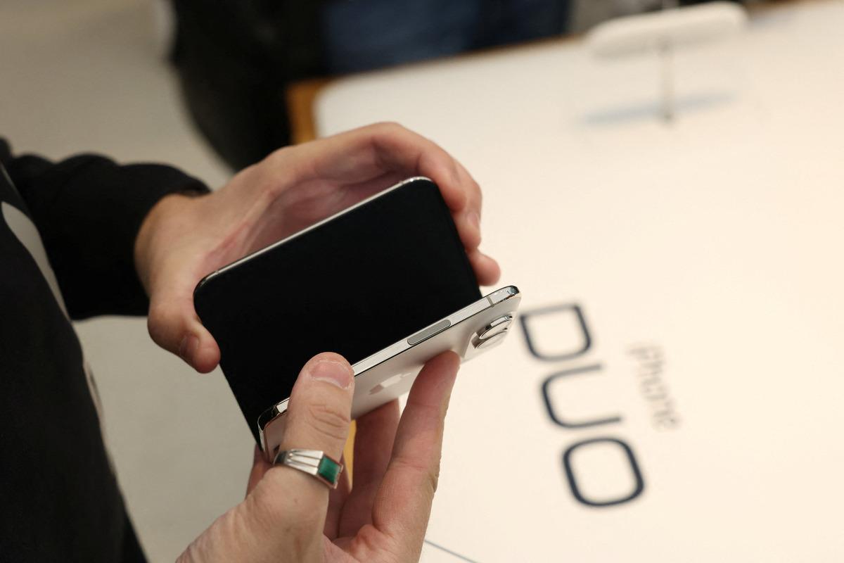 Dünyadan "iPhone Duo" manzaraları! Türkiye fiyatı 230 bin TL den başlıyor 26