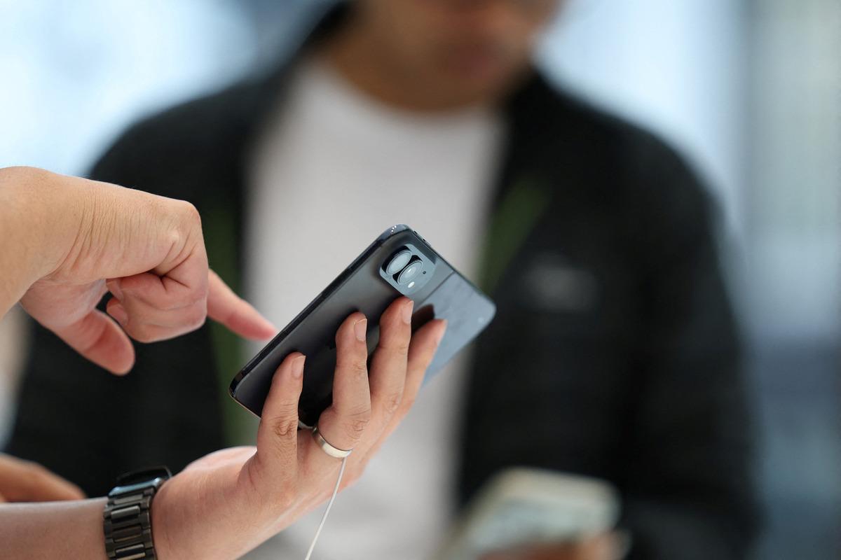 Dünyadan "iPhone Duo" manzaraları! Türkiye fiyatı 230 bin TL den başlıyor 31