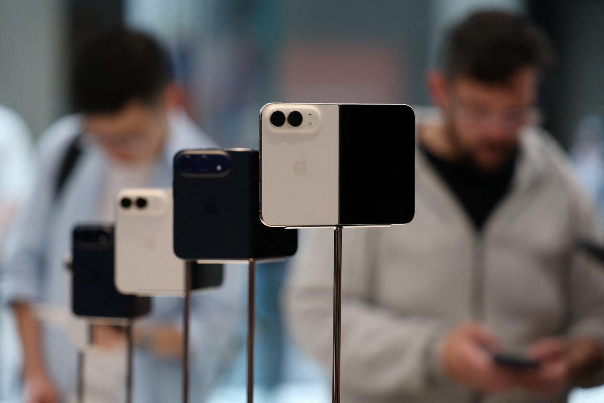 Dünyadan "iPhone Duo" manzaraları! Türkiye fiyatı 230 bin TL den başlıyor 32