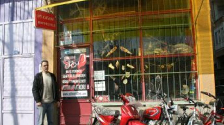 Bisiklet tamircisi, şehit ailesine pozitif ayrımcılık yapıyor