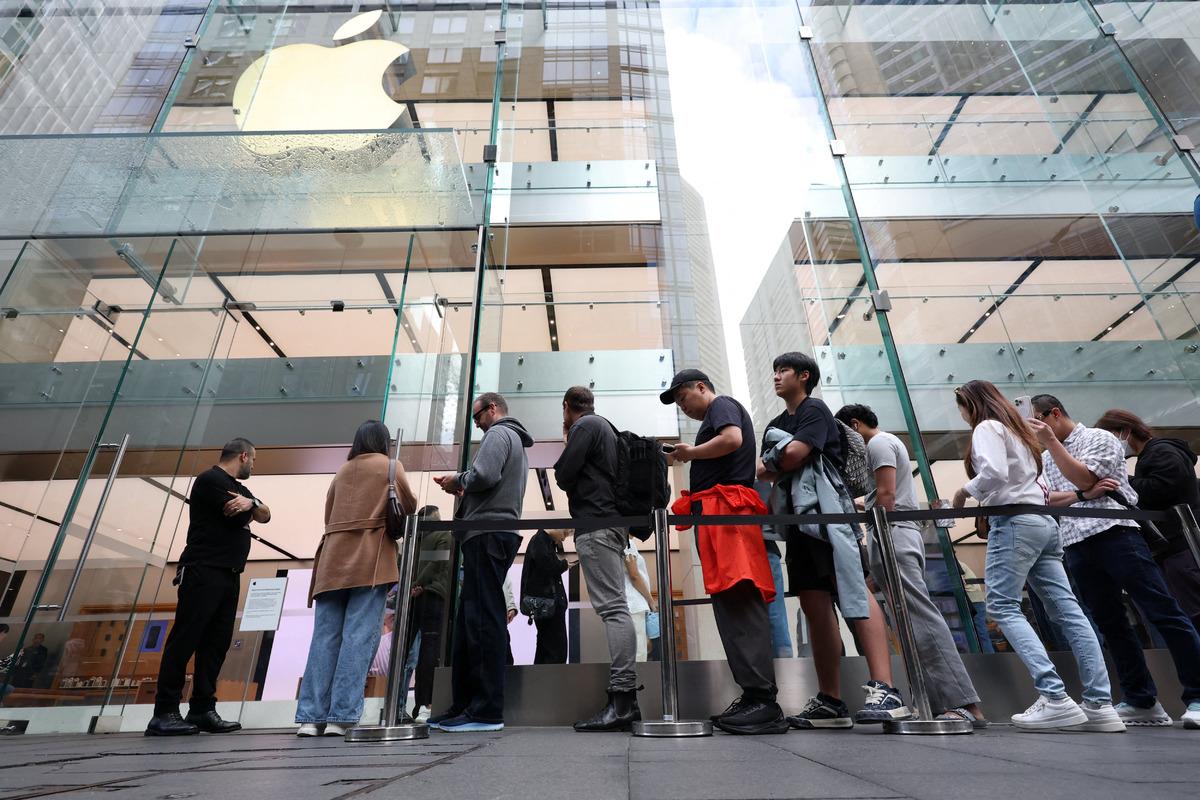 Dünyadan "iPhone Duo" manzaraları! Türkiye fiyatı 230 bin TL den başlıyor 36