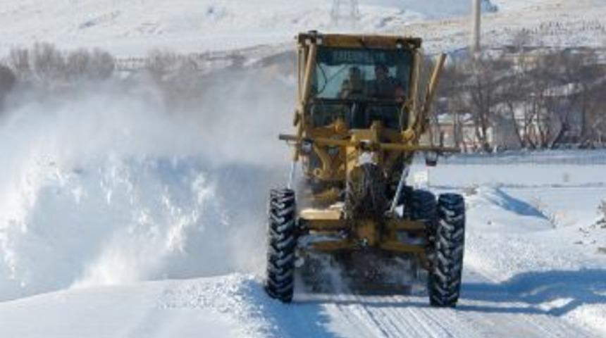 Belediyenin 1 aylık kar temizleme masrafı 1 milyon liraya dayandı