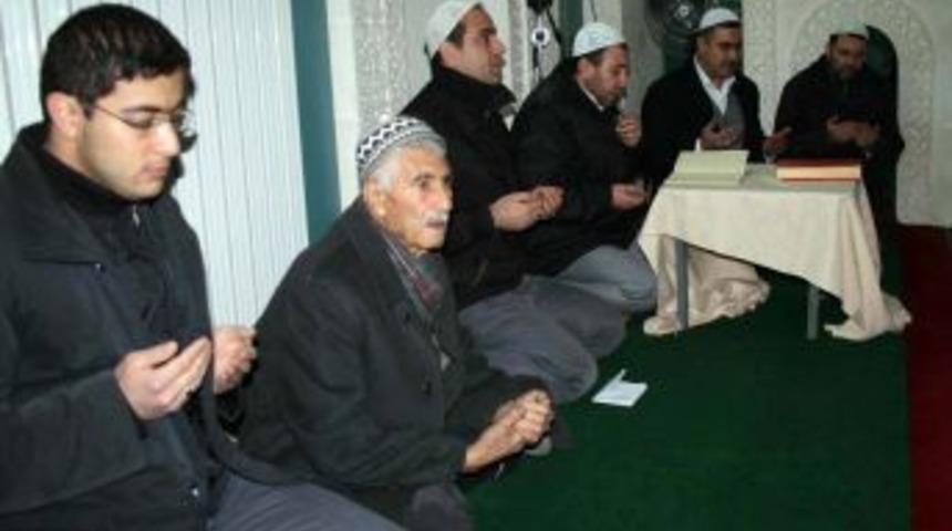 Midyatlılar Mevlit Kandili'nde camilere akın etti