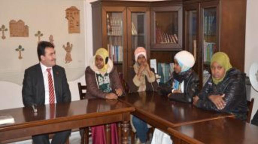 Somalili &ouml;ğrenciler D&uuml;ndar'ı ziyaret etti
