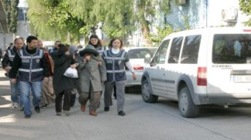 Adana'da 6'sı kadın 7 kişi hırsızlık iddiasıyla yakalandı