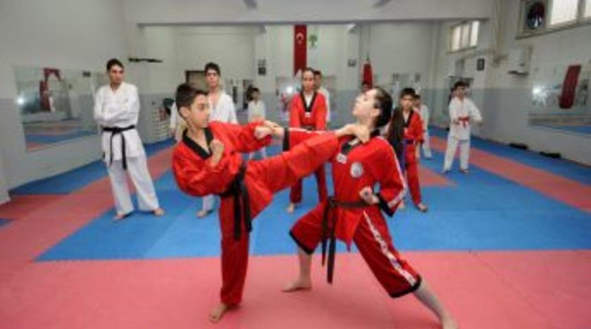 Gen&ccedil; karateciler T&uuml;rkiye şampiyonasına iddialı hazırlanıyor