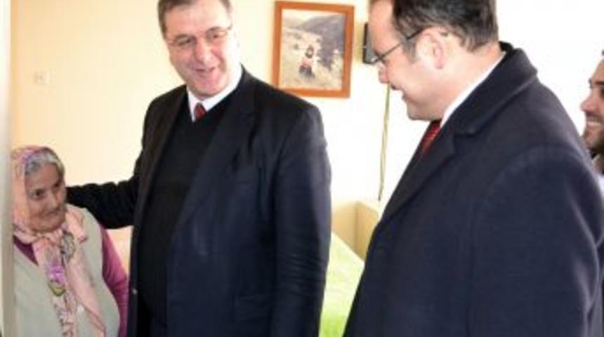 Gen&ccedil; KARGİD &uuml;yelerinden huzurevi sakinlerine ziyaret