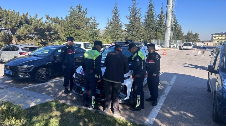 Nevşehir'de trafikteki tartışmada aracından inen s&uuml;r&uuml;c&uuml;ye 180 bin lira ceza