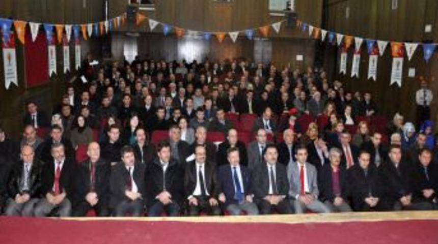 AK Parti Yozgat'ta 'Siyaset Akademisi'nde ilk dersi Prof.Dr. Top&ccedil;uoğlu verildi