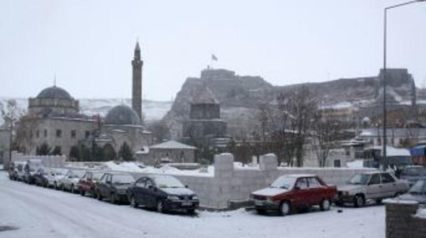 Kars'ta dondurucu soğuklar 5 g&uuml;n daha etkili olacak