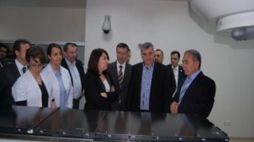 Sakarya'da 2 milyon dolarlık Radyoterapi Merkezi hizmete girdi