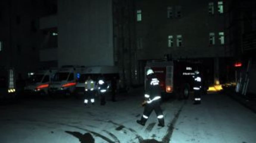 U&Uuml; Tıp Fak&uuml;ltesi&rsquo;ndeki yangın b&uuml;y&uuml;meden s&ouml;nd&uuml;r&uuml;ld&uuml;