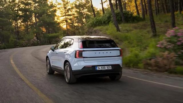 Otomotiv devi Volvo küçülmeye gidiyor! 2 bin 500 kişi işten çıkarılacak