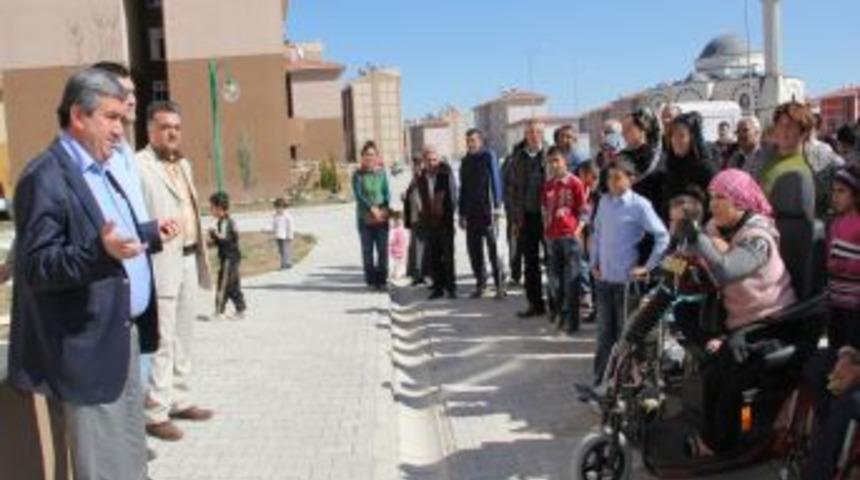 TOKİ, &Ccedil;ıplaklı&rsquo;daki konutların peyzajını beğendi