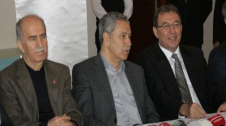 Arın&ccedil;: Suriye&rsquo;deki olaylara sessiz kalan &uuml;lkeler İslam kelimesinden kurtulsun