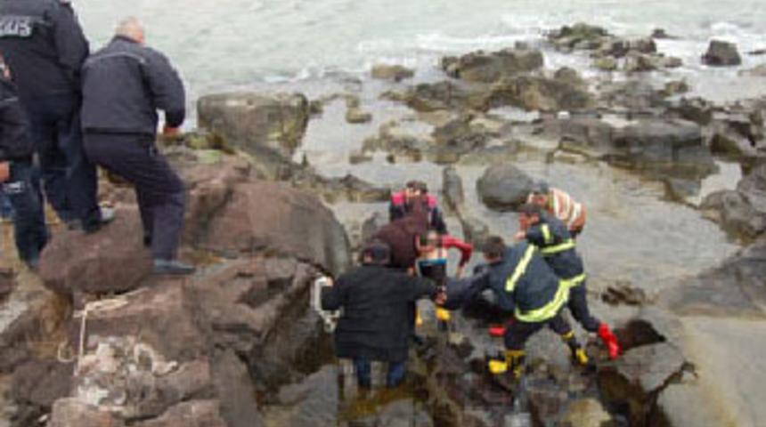 Sevgilisinin yanında intihar etti