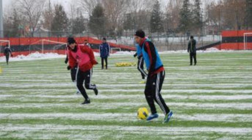 Eskişehirspor&rsquo;da Ankarag&uuml;c&uuml; mesaisi devam ediyor