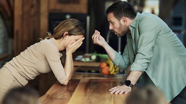 Psikolog çiftlerin kavgasını bitirebilecek yöntemi açıkladı! Bu cümleyi söylemeniz yetiyor
