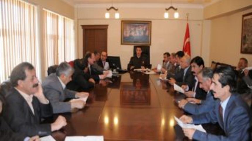 Silopi&rsquo;de asker ka&ccedil;akları konusunda muhtarlar bilgilendirildi