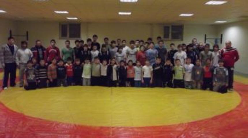 Edirne'deki Uluslararası G&uuml;reş Kampı sona erdi