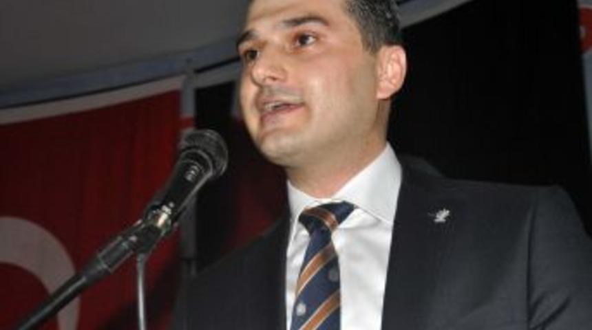 AK Parti Merkez İl&ccedil;e'de başkanlığa Emrullah G&uuml;len se&ccedil;ildi