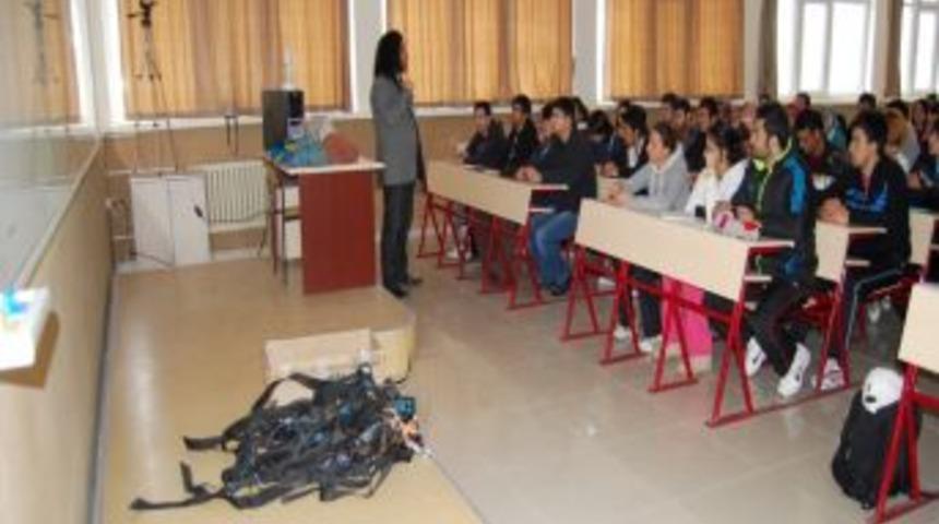 KM&Uuml;&rsquo;de dağcılık semineri verildi