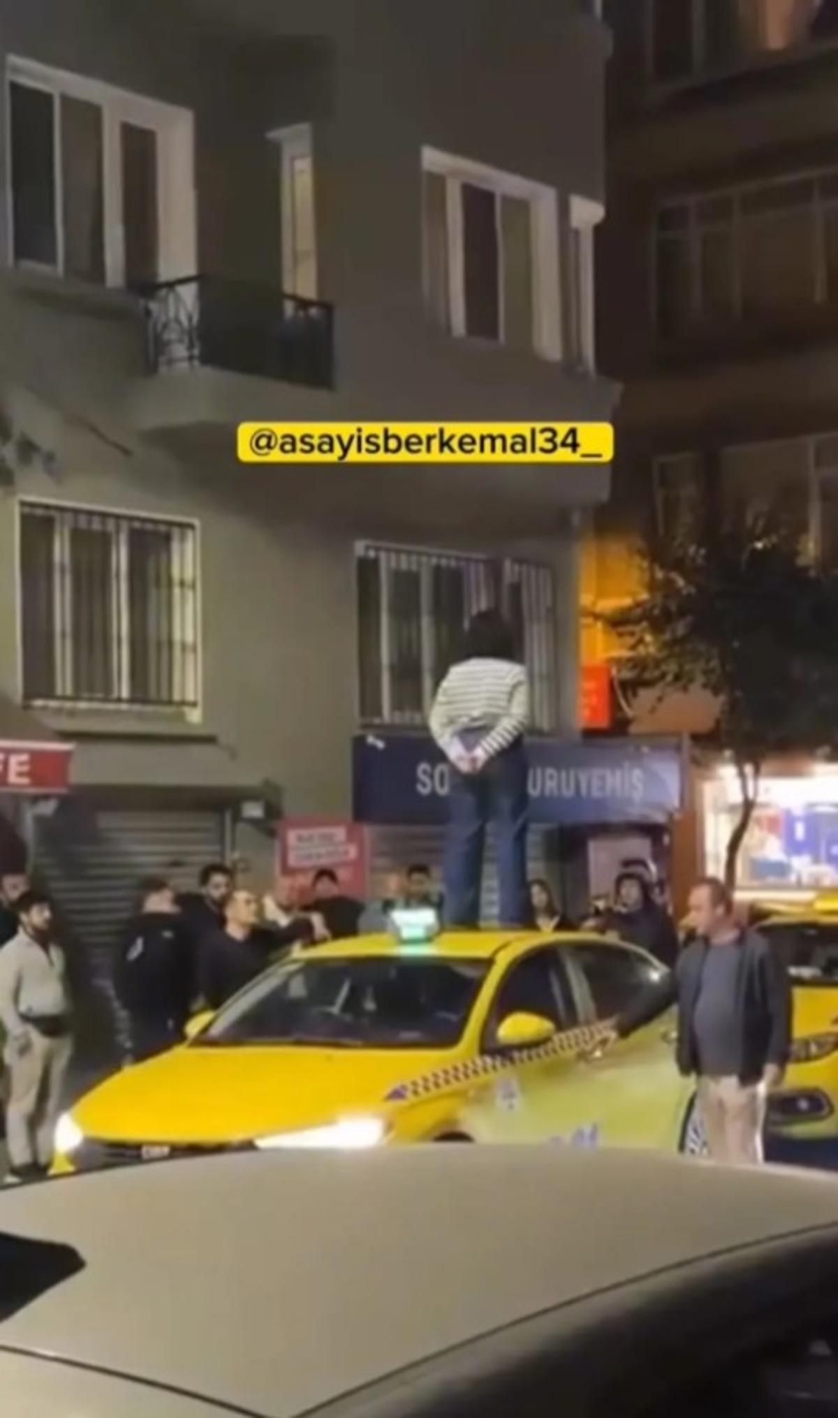 Aracın &uuml;st&uuml;ne &ccedil;ıkarak trafiği kesen kadının ilk vukuatı değilmiş! Bu g&ouml;r&uuml;nt&uuml;ler de Beşiktaş tan 4