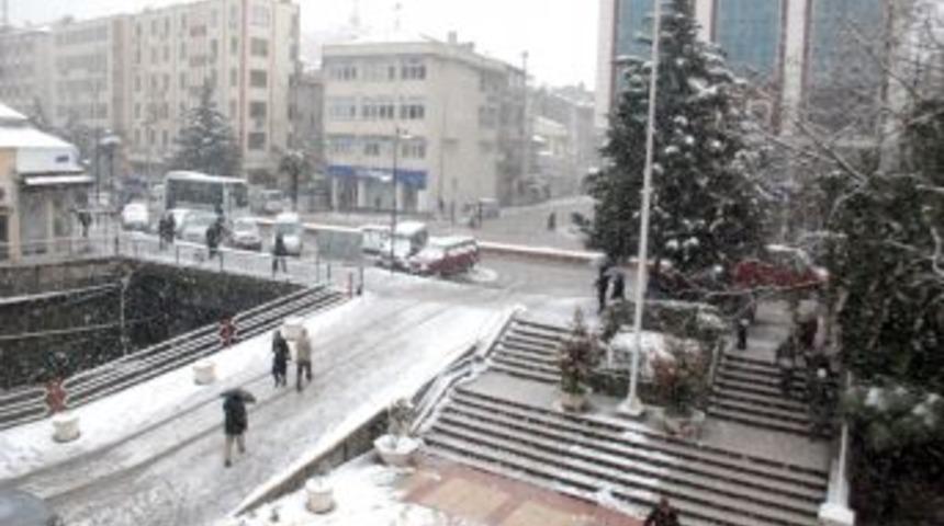 Okullar 1 g&uuml;n tatil edildi