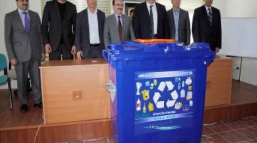 &Ccedil;evreci bidonlarla &ouml;ğrenciler &ccedil;&ouml;p ayrıştırmada bilin&ccedil;lenecek