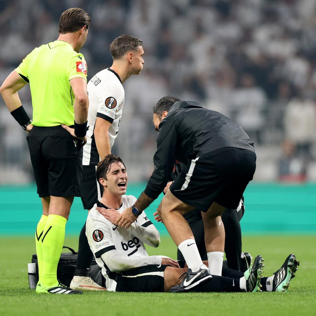 Beşiktaş ta moral bozan sakatlık! Yıldız isim en az 1 ay yok 1