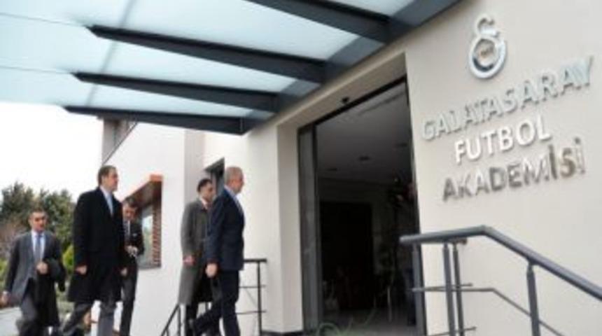 Galatasaray Başkanı &Uuml;nal Aysal: Play-off başımıza d&uuml;şm&uuml;ş taştır