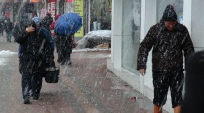 Zonguldak'ta kar ve tipi nedeniyle yarın okullar tatil
