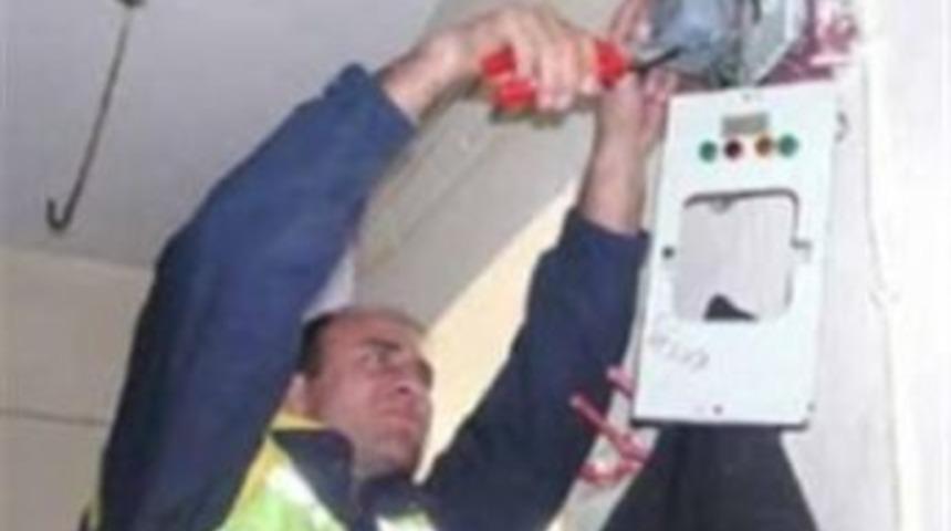 Ka&ccedil;ak elektriğe 12 g&ouml;zaltı