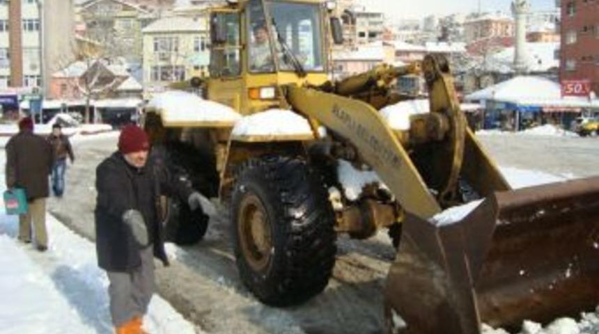 Kar temizleme &ccedil;alışmaları devam ediyor