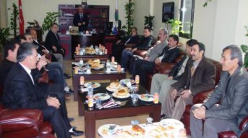 Muhtarlar halk ile belediye arasında k&ouml;pr&uuml; g&ouml;revi g&ouml;r&uuml;yor