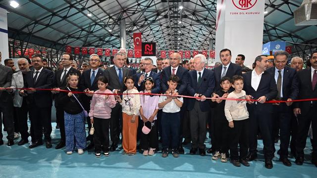 12’nci Malatya Kitap Fuarı Açılış Töreninde konuşan Başkan Er: Kitapla büyüyen, okuyan ve üreten bir Malatya hedefimiz var”