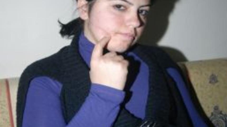 Y&uuml;z&uuml;nden bı&ccedil;akla yaralanan kadın: Estetik s&ouml;zleri tutulmadı