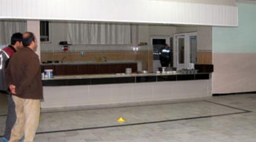 Patates soyma kavgasında kan aktı