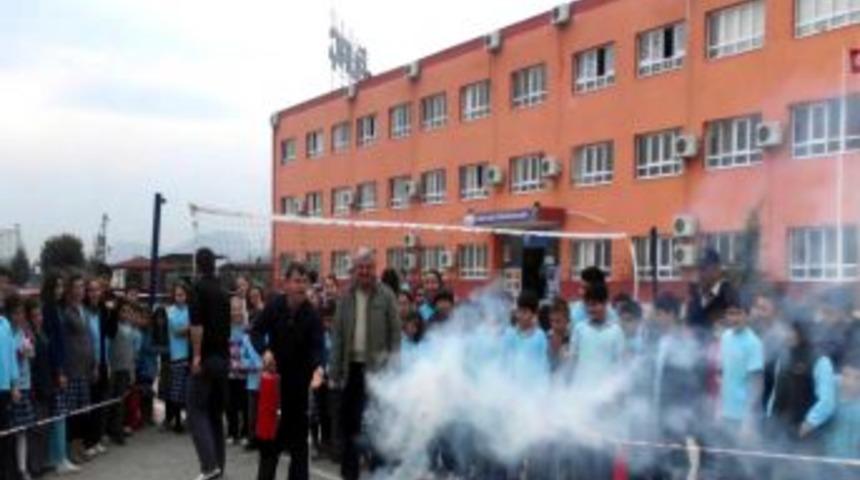 &Ouml;ğrenciler doğal afetlere karşı bilin&ccedil;lendirildi