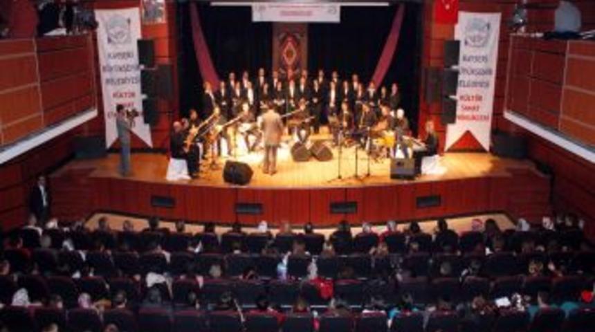 Farklı meslek gruplarından temsilciler aynı koroda buluştu