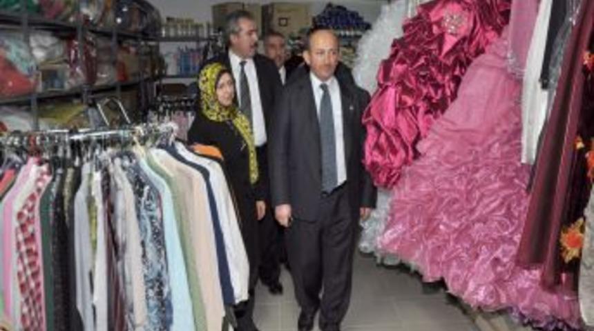 Milletvekili Erdem, G&ouml;lbaşı'nda Paylaşım Noktası'nı ziyaret etti