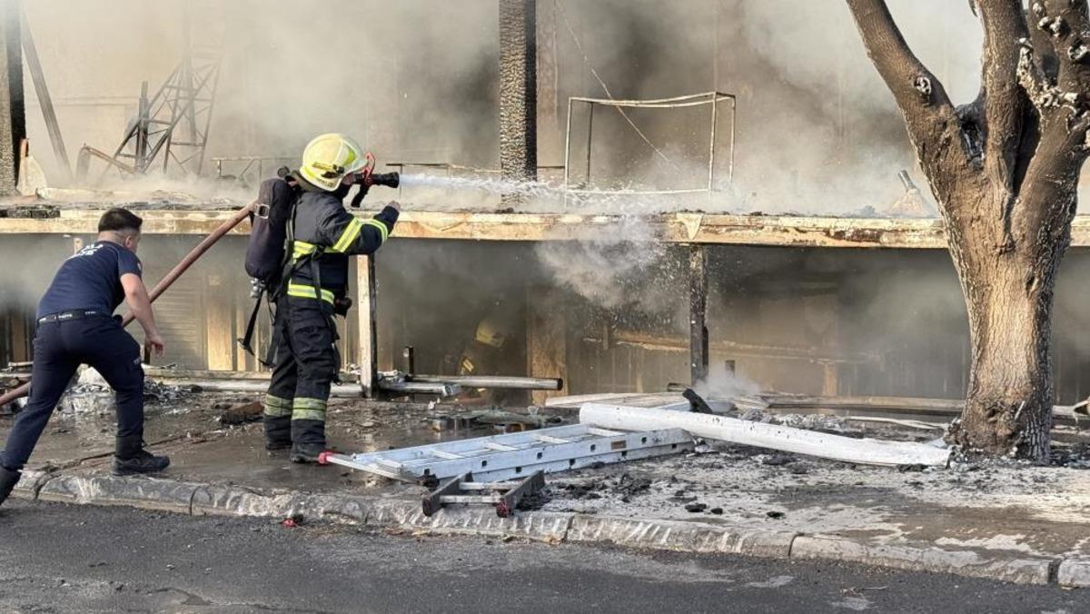 Bodrum da alev topuna d&ouml;nen depo 15 dakikada k&uuml;l oldu 1