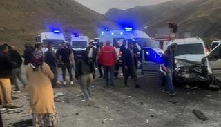 Y&uuml;ksekova&rsquo;da iki ayrı trafik kazası: 10 yaralı