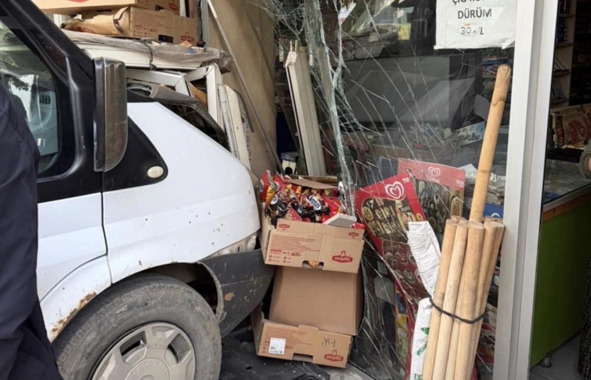 Y&uuml;ksekova&rsquo;da iki ayrı trafik kazası: 10 yaralı 1