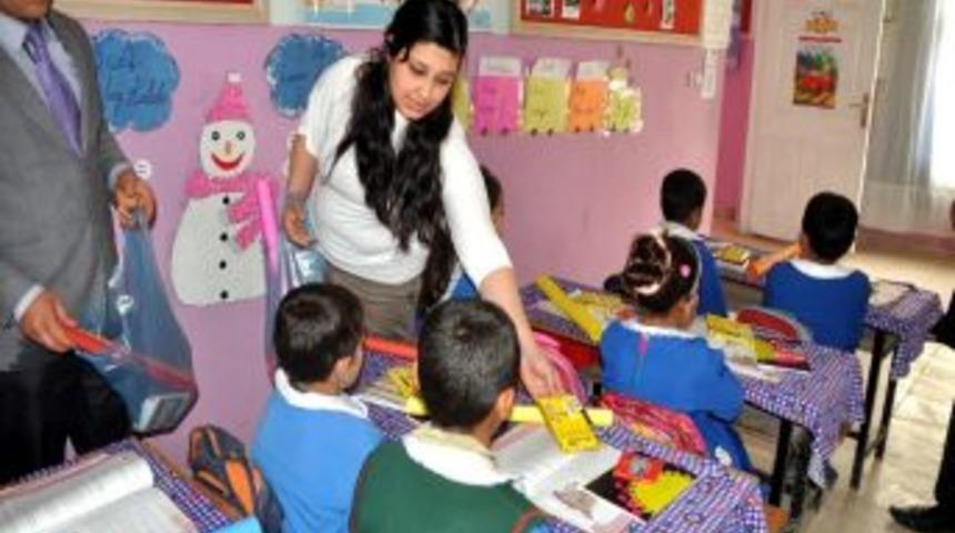 Fatih &Uuml;niversitesi'nden k&ouml;y okuluna yardım eli