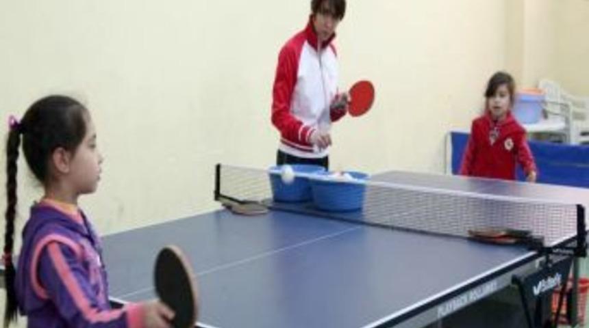Geleceğin masa tenisi şampiyonları ilkokuldan yetişiyor